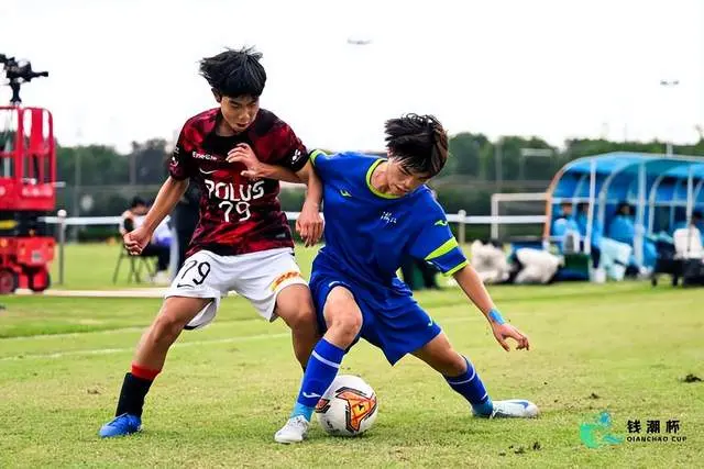 手握优势的, 梁珈豪完成 手握优势的, 梁珈豪完成