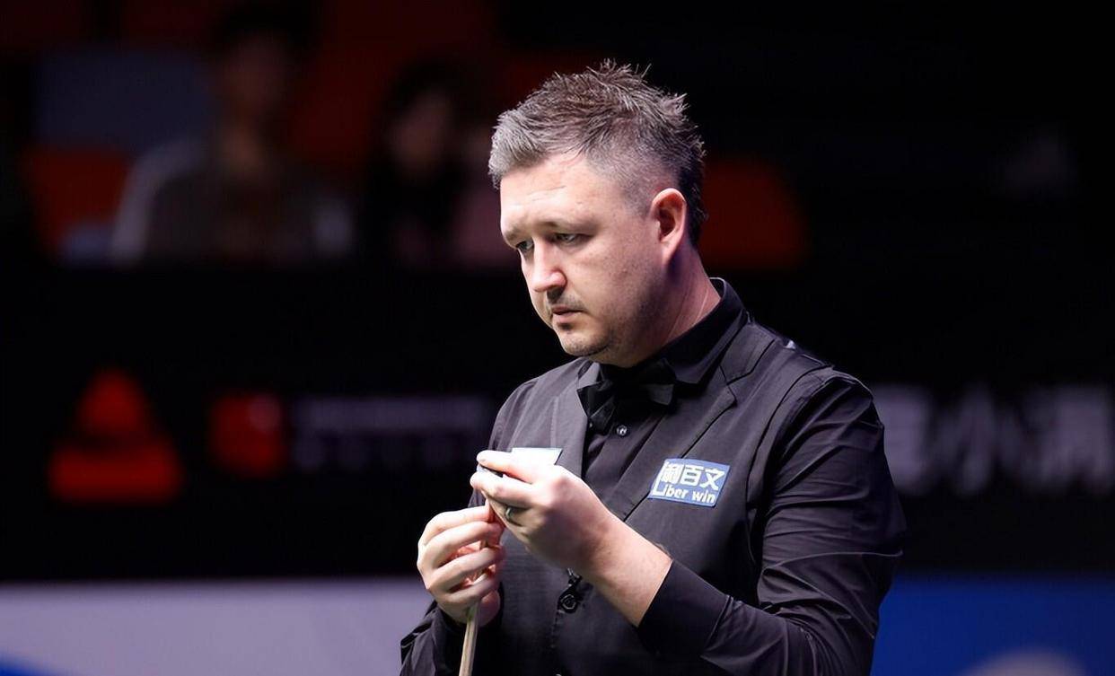 横扫法拉赫, 琼斯退赛 横扫法拉赫, 琼斯退赛