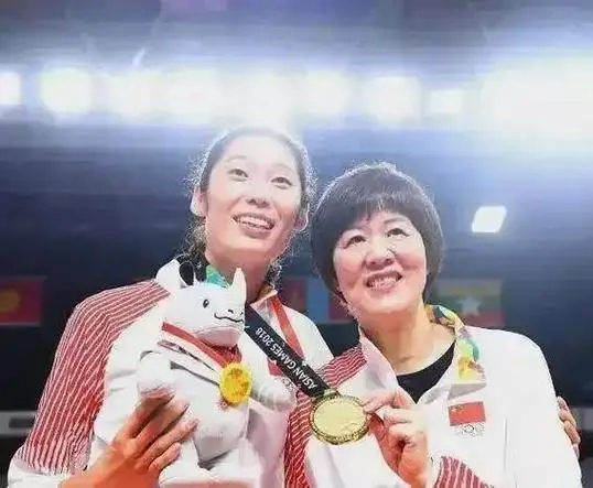 短板, 采访中, alt